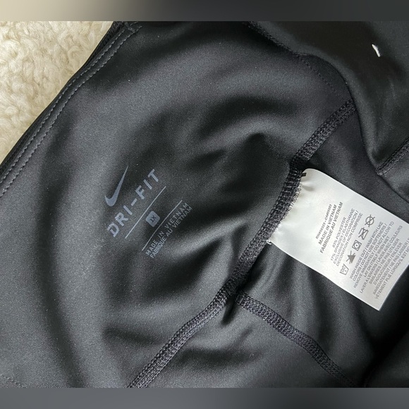 Women’s Size 1X Nike Dri-Fit Black Leggings - Picture 4 of 6